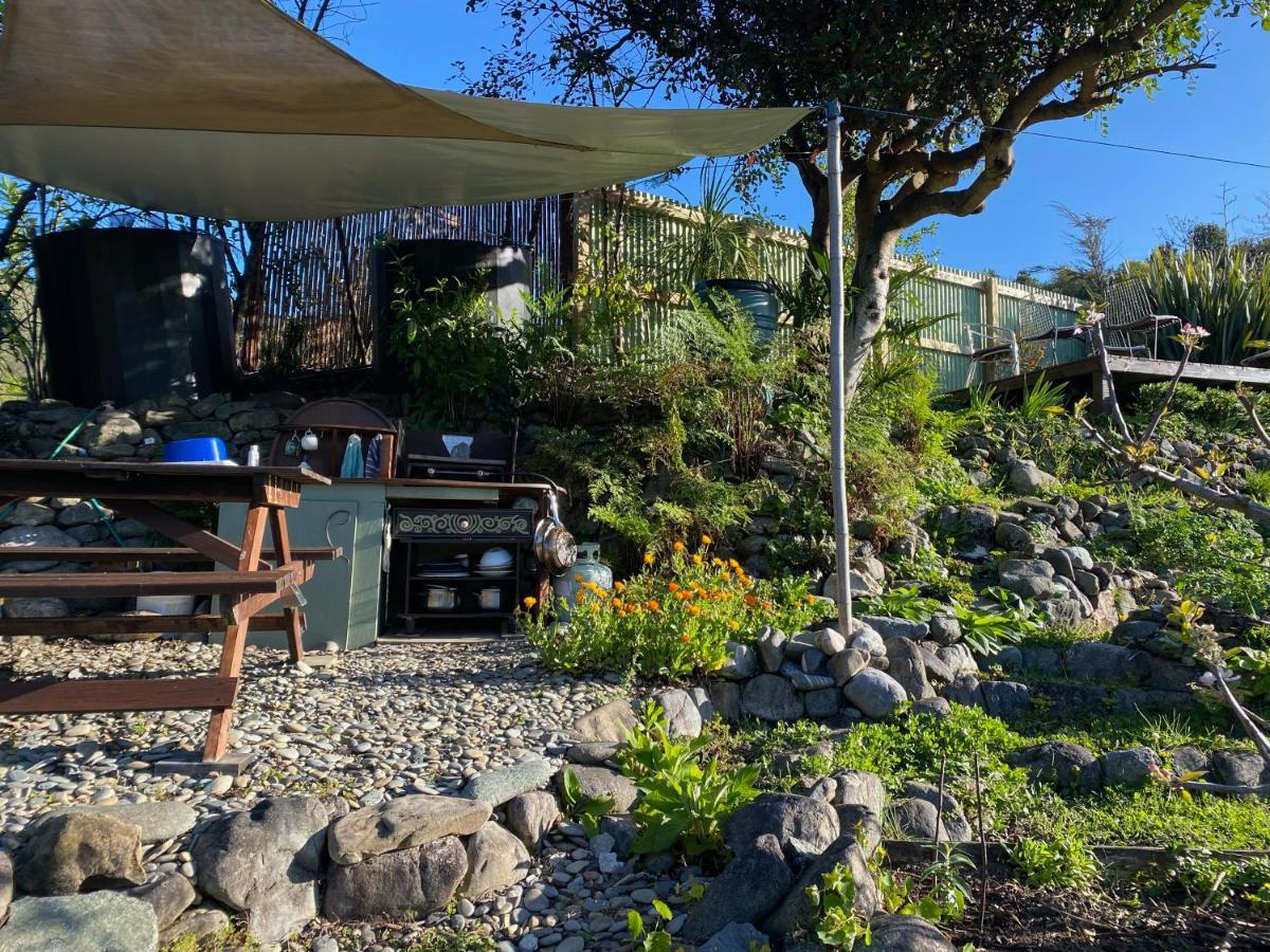 Omarama Oasis - Permaculture Glamping Hotel Pohara Kültér fotó
