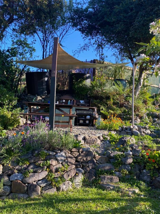 Omarama Oasis - Permaculture Glamping Hotel Pohara Kültér fotó