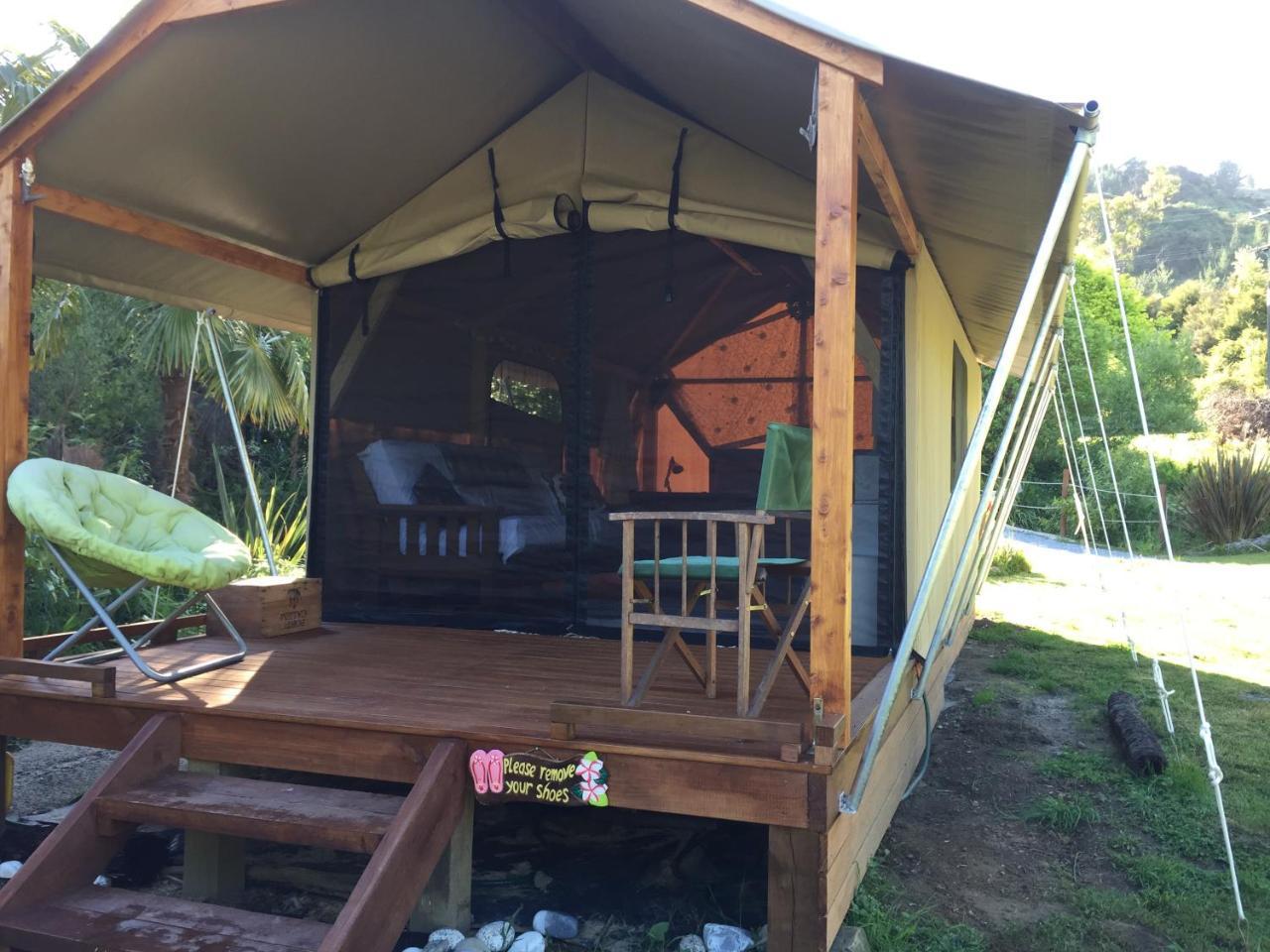 Omarama Oasis - Permaculture Glamping Hotel Pohara Kültér fotó