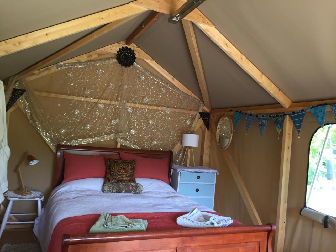 Omarama Oasis - Permaculture Glamping Hotel Pohara Kültér fotó