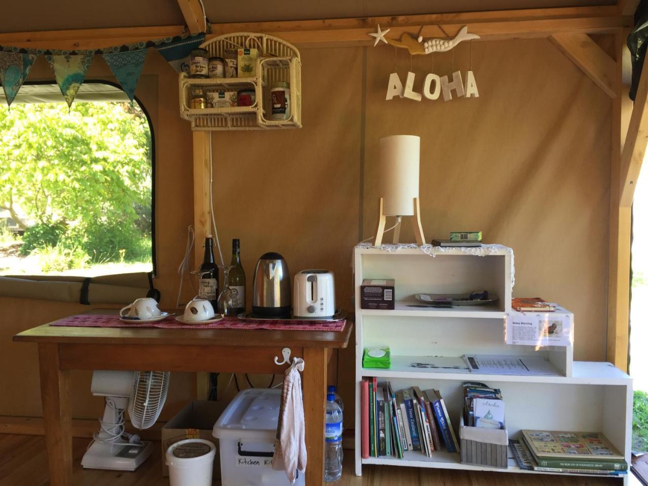 Omarama Oasis - Permaculture Glamping Hotel Pohara Kültér fotó
