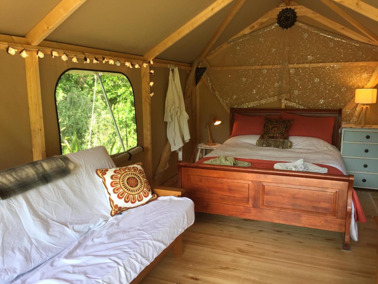 Omarama Oasis - Permaculture Glamping Hotel Pohara Kültér fotó