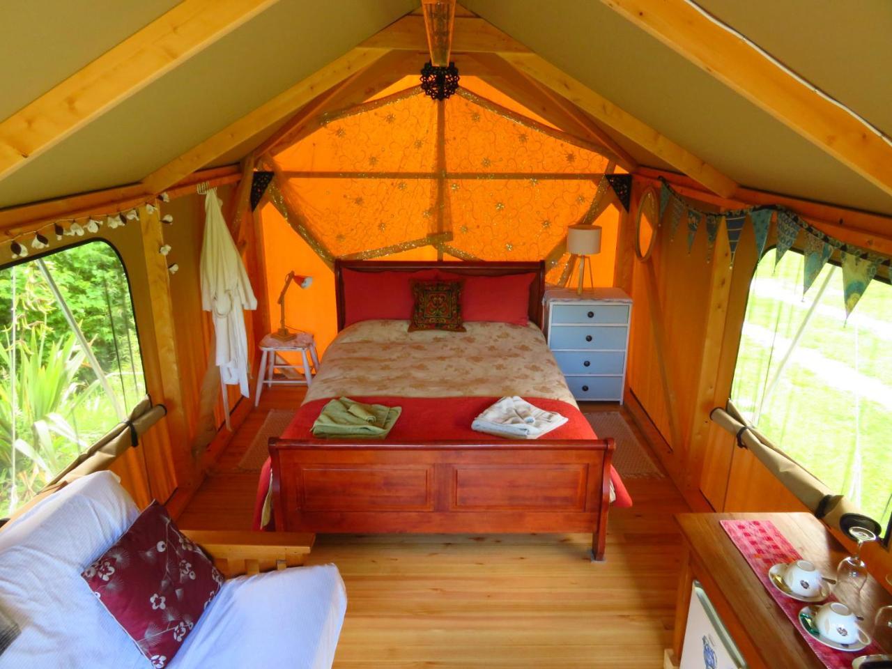 Omarama Oasis - Permaculture Glamping Hotel Pohara Kültér fotó