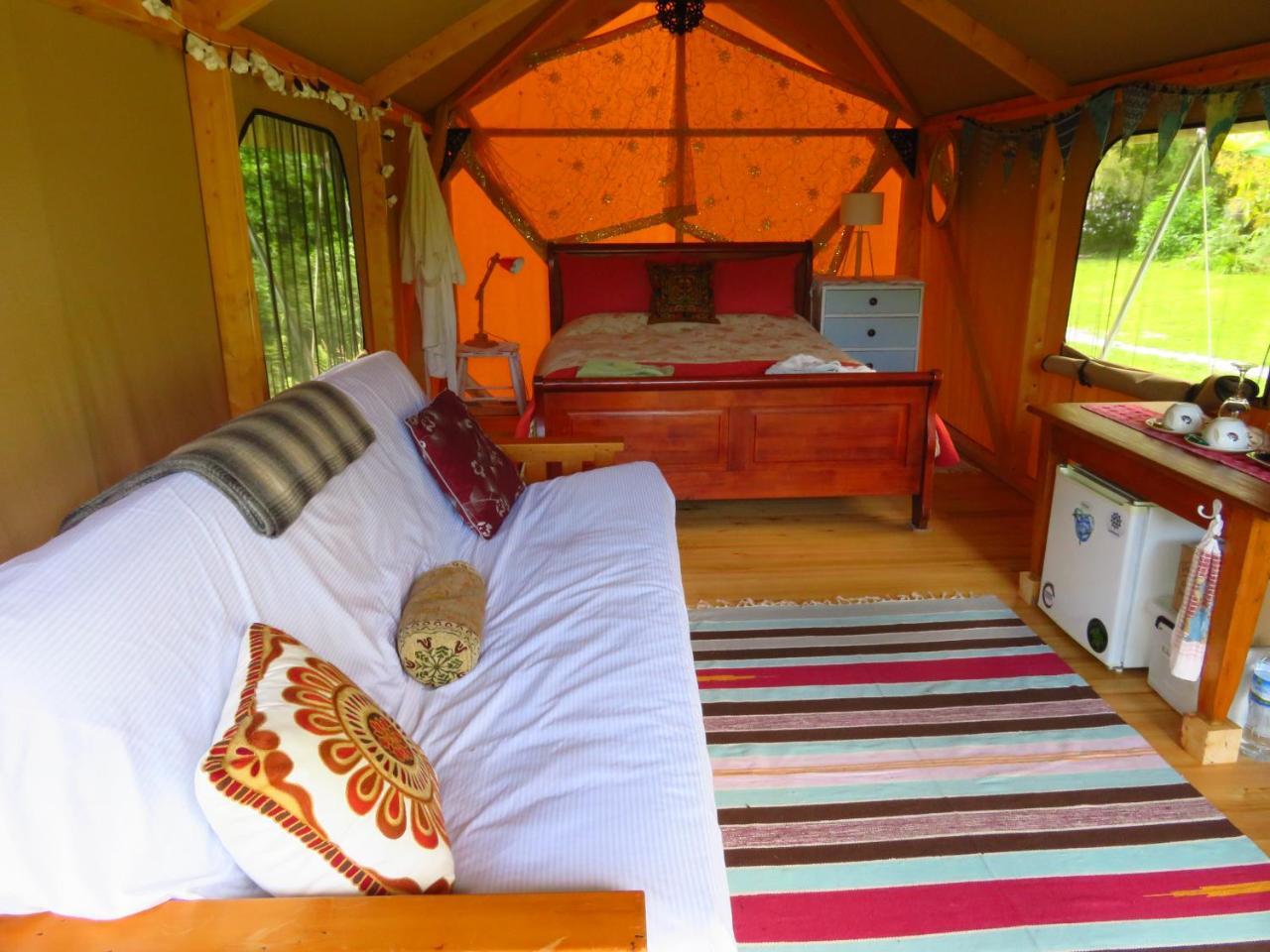 Omarama Oasis - Permaculture Glamping Hotel Pohara Kültér fotó