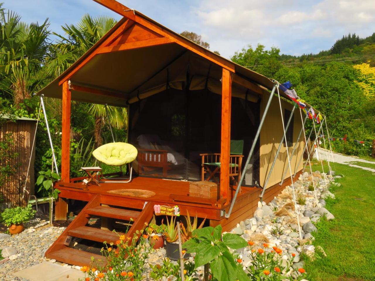 Omarama Oasis - Permaculture Glamping Hotel Pohara Kültér fotó