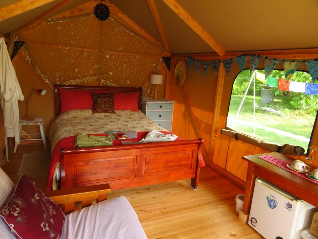 Omarama Oasis - Permaculture Glamping Hotel Pohara Kültér fotó