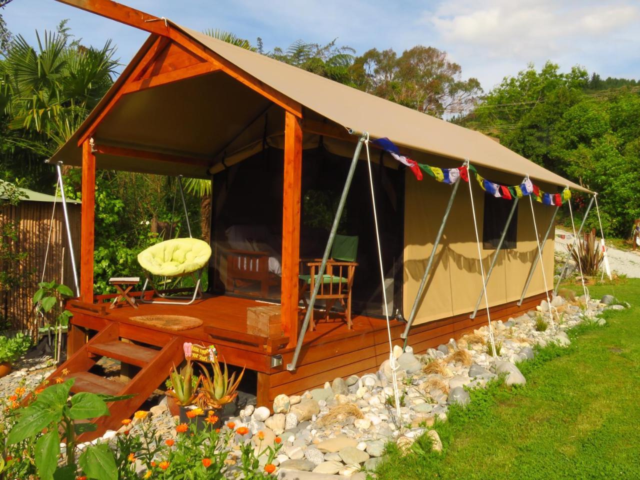 Omarama Oasis - Permaculture Glamping Hotel Pohara Kültér fotó